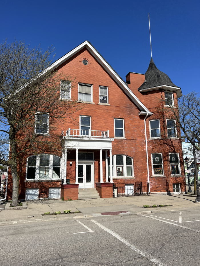 Holly Hotel - May 10 2023 Photo (newer photo)